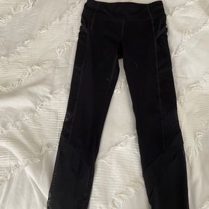 Selling all in motion leggings ⚡️